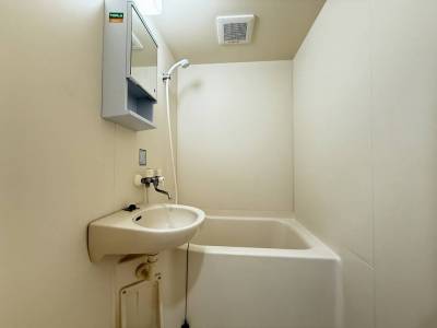 洗面台付きの浴室だから効率的に身支度可◎