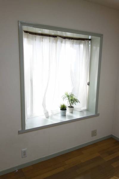 おしゃれな出窓を活用してください。