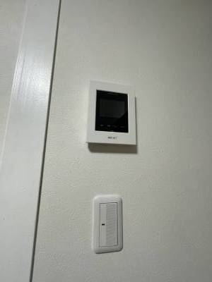 モニター付きインターホンで防犯も安心♪宅配ボックス完備！