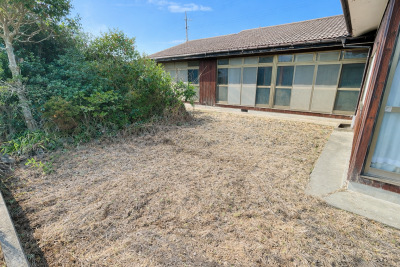 広い庭でお子様や愛犬と遊んだり、BBQはいかがでしょう。