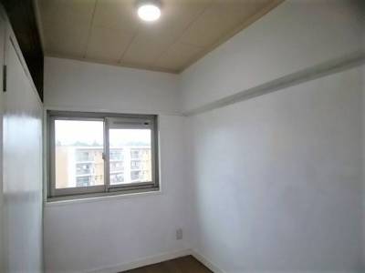 洋３畳
在宅勤務・書斎スペースとしても○。集中できる空間。