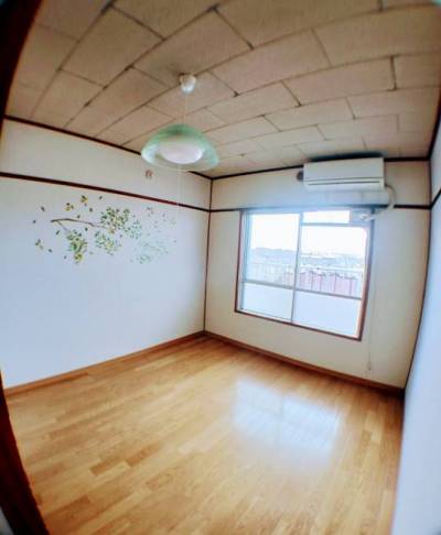 南向きのベランダに面しているのでお布団も干せます！