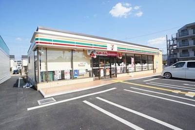 セブンイレブンさいたま風渡野店まで自転車約4分です