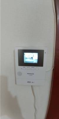 セキュリティの1つTVドアフォン。玄関はtwoROCK。