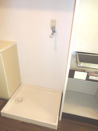室内に洗濯機置き場あります