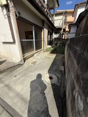 バイク、コンパクトカー、自転車OK。（近隣月極有）