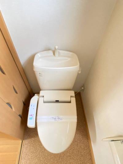 温水洗浄便座完備！快適なトイレ空間