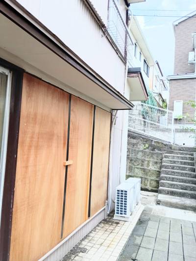 窓リフォーム中です。9/末には完成し新品となります。