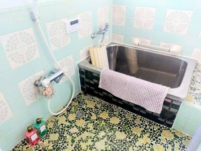 追い焚き機能付きで、家族の入浴時間がずれても安心