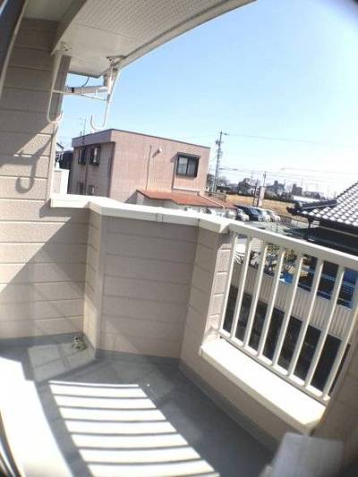 南向きの明るいバルコニー