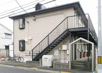 軽量鉄骨造のアパート♪