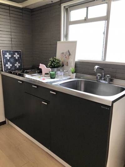 ゆったりしたシステムキッチンは片付けもしやすいですね