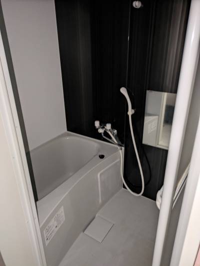 オシャレなお風呂、湯船あり