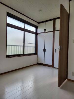 2面採光で明るい。