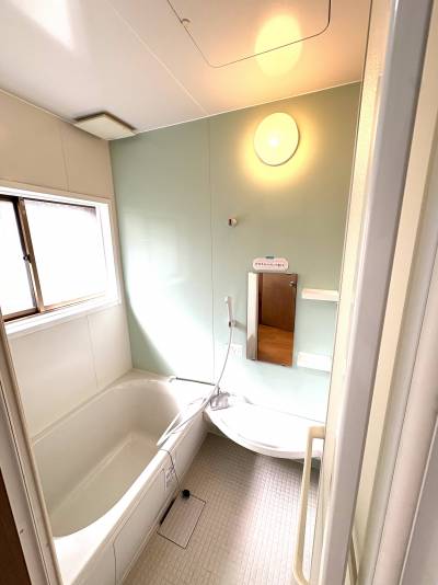 清潔感のあるバスルームです♪