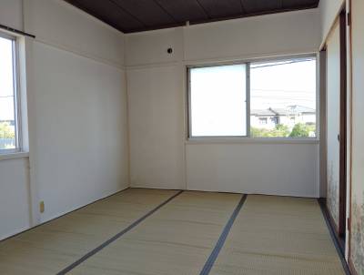 2階和室6帖です。南側日当たり最高です。