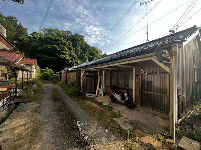軒下にバイク自転車置けます