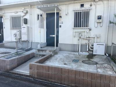玄関脇に自転車や物置等の設置も可能です！