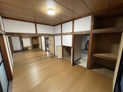 和室を洋室化し、使いやすいリビングにリフォームしました。