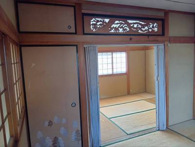 押入れがあって収納たっぷりです。