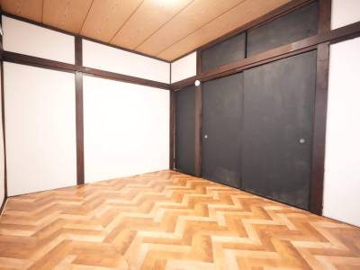 １F6畳
押入れがついています。
テレビアンテナ線あり
