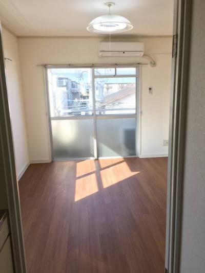 角部屋ならではの明るい居室