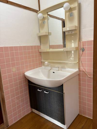 ワイド型の洗面台