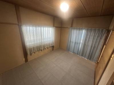 二面採光の２階の部屋1