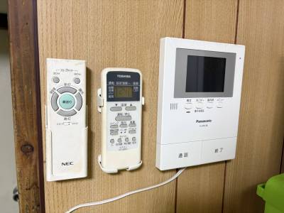 インターホンはモニター付きです。