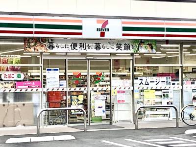 セブンイレブン徒歩3分です24時間営業です♪