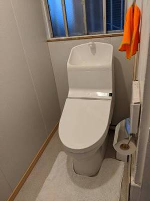 お風呂とおトイレは、別々で洗浄便座がついています。