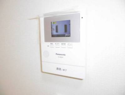 カメラ付きインターフォンで来客者を確認できて安心です！