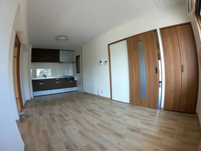 リビング約12帖！（画像は全て10号室のもので若干違います）