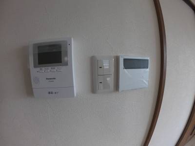 モニターホン　給湯器も新品です。