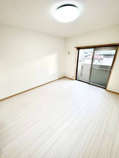 南向きのお部屋で日当たりも抜群です♪