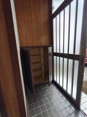 玄関、シューズボックスです。