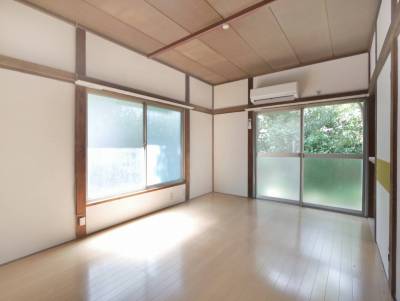 1階　6畳洋室角部屋