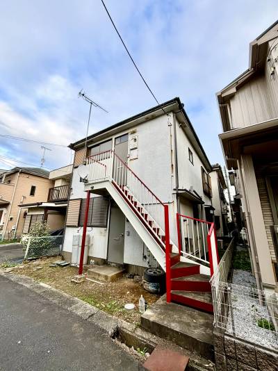 閑静な住宅街に位置しており、快適にお過ごしいただけます！