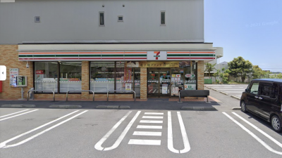 セブンイレブン　徒歩５分
