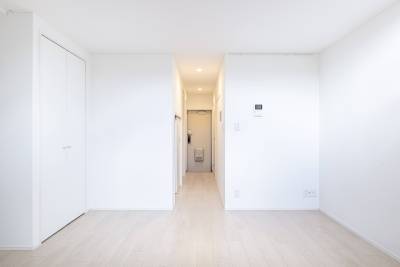 リビングから見た玄関