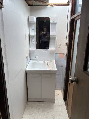 左平屋の洗面所