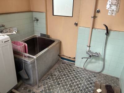 左平屋の風呂場
追い焚きできます。