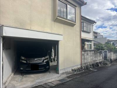 雨風から愛車を守るインナーガレージ完備‼︎