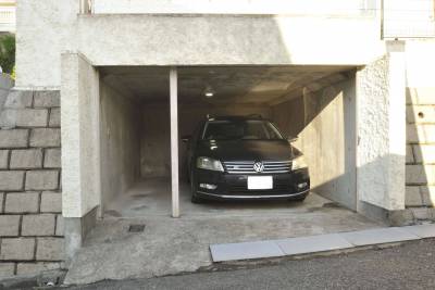 幅3.4m、奥行5.2m、高さ1.85m。車&amp;バイク駐車可