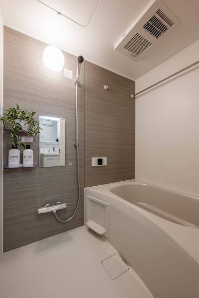 高級感と清潔感をあわせもった浴室。