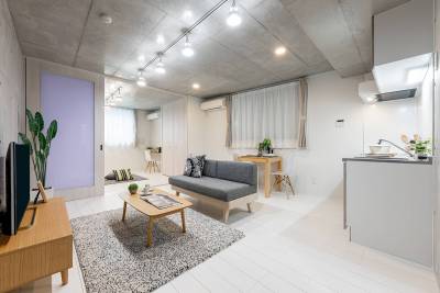 広いLDKをLED照明が明るく空間を演出します！