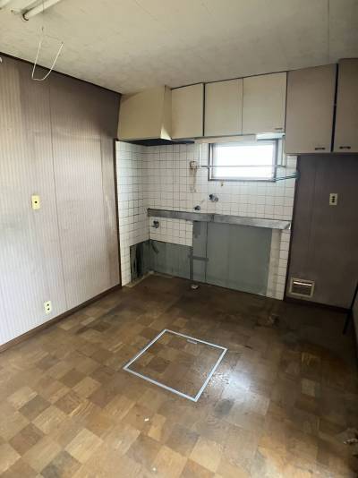 2階の洋室です。今はないですがキッチンの取り付けが可能です。