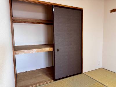 和室には十分な収納があります。