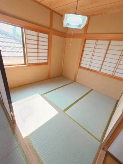 新品の畳の和室です