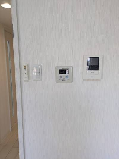 ガス給湯器リモコン　カメラ付きインターホン　